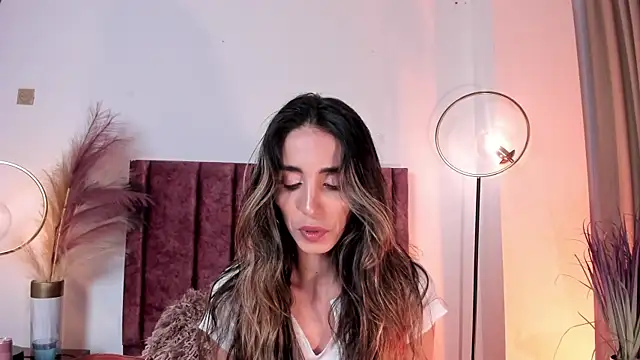 Nina Cavaali online show from 02.17.25