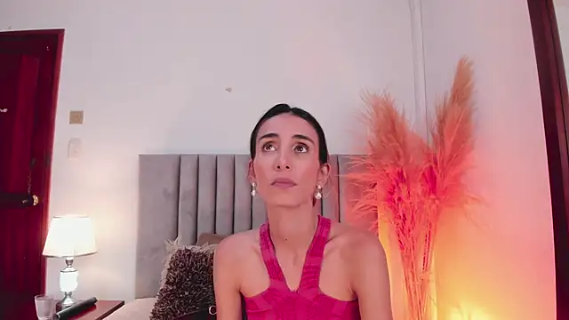 Nina Cavaali online show from 02.18.25