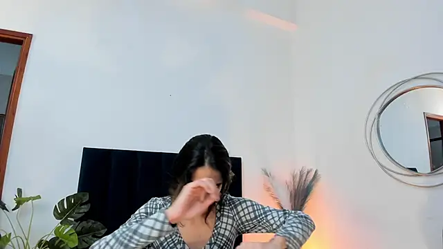 Nina Cavaali online show from 02.27.25