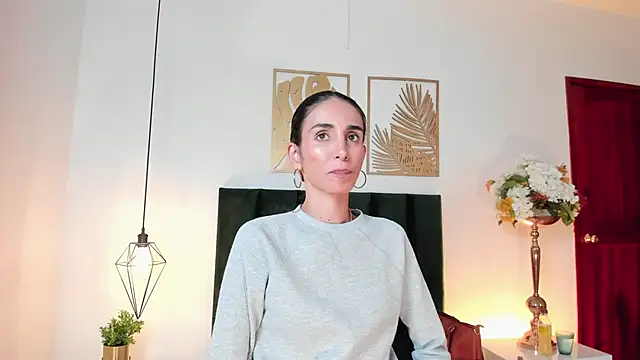 Nina Cavaali online show from 03.03.25