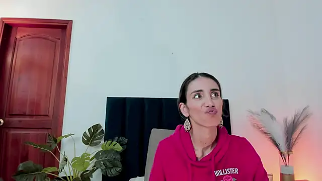 Nina Cavaali online show from 03.07.25