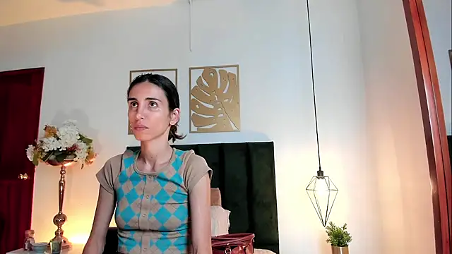 Nina Cavaali online show from 03.12.25