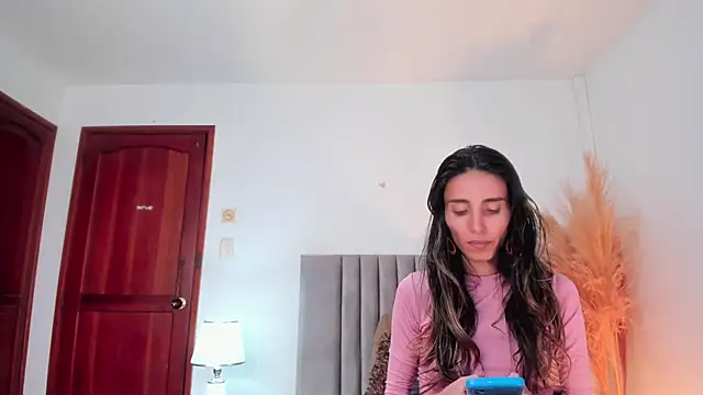 Nina Cavaali online show from 03.18.25