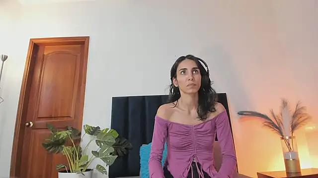 Nina Cavaali online show from 09.16.25