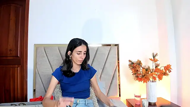 Nina Cavaali online show from 10.14.25