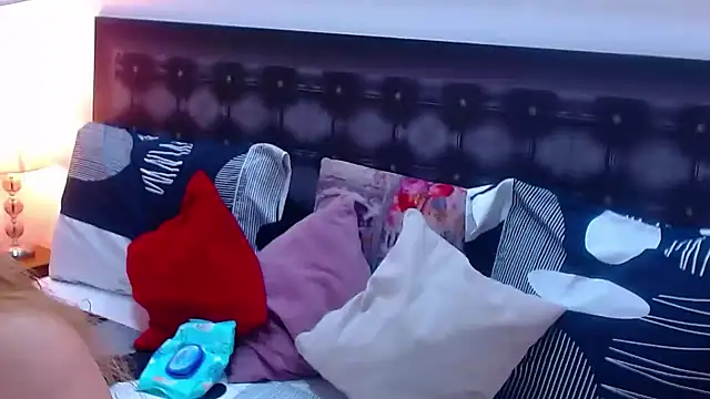 sandra 20 online show from 10.26.25