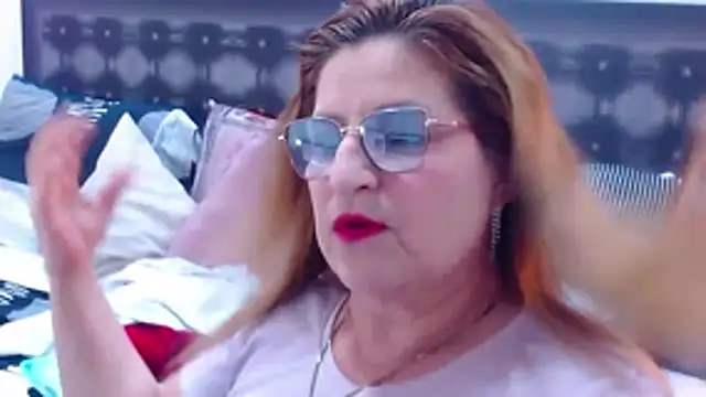 sandra 20 online show from 10.28.25