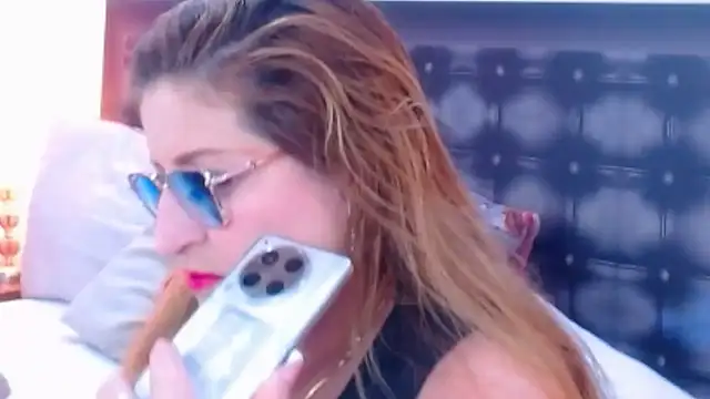 sandra 20 online show from 11.20.25