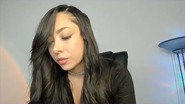 Mila  Paramo online show from 10.11.25