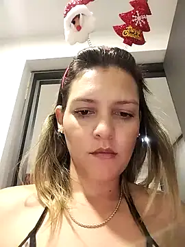 Mia Hampton online show from 12.23.24