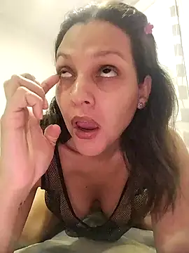 Mia Hampton online show from 02.19.25