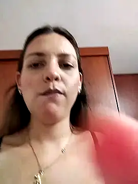 Mia Hampton online show from 03.11.25