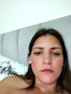 Mia Hampton online show from 03.22.25