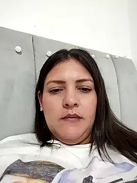 Mia Hampton online show from 10.10.25