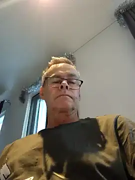 DarrenSullivanSlut online show from 12.04.24