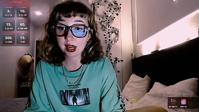 Cosmo Riri online show from 01.11.25