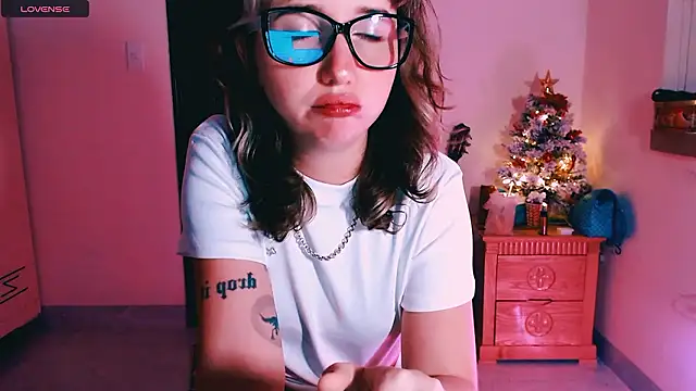 Cosmo Riri online show from 01.17.26