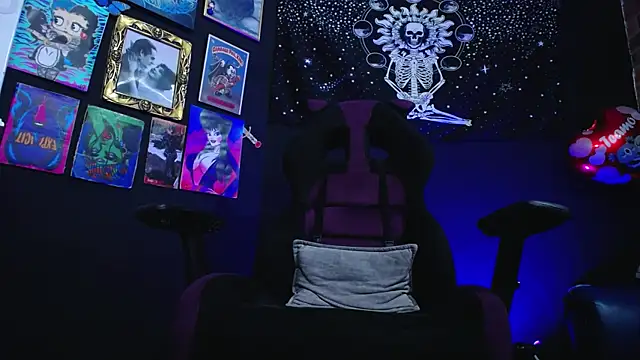 Yourmadame P online show from 12.03.24