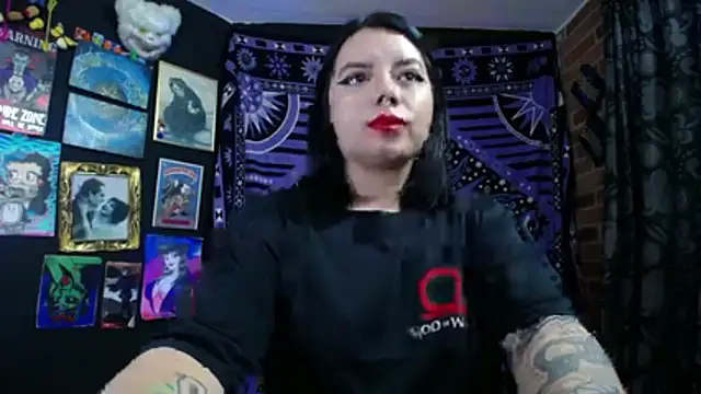 Yourmadame P online show from 11.06.25