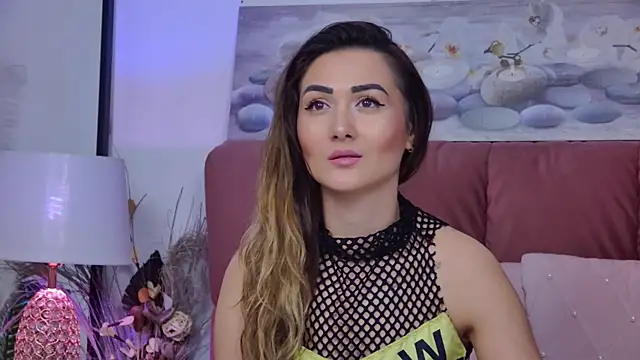 Snapshot of NicolLopeze chatting on 02.06.25 NicolLopeze online show from 02.06.25