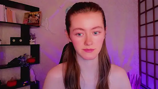 Snapshot of KateCuddle chatting on 12.18.24 KateCuddle online show from 12.18.24