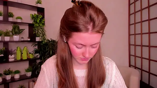 Snapshot of KateCuddle chatting on 09.19.25 KateCuddle online show from 09.19.25