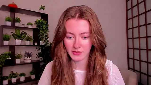 Snapshot of KateCuddle chatting on 10.03.25 KateCuddle online show from 10.03.25