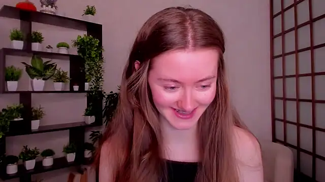 Snapshot of KateCuddle chatting on 10.09.25 KateCuddle online show from 10.09.25