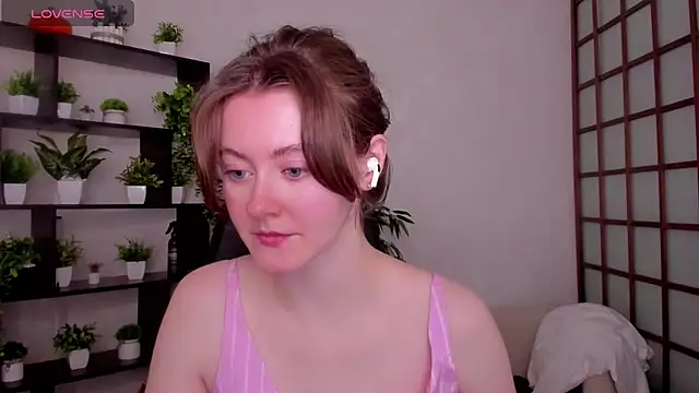KateCuddle online show from 02.11.26