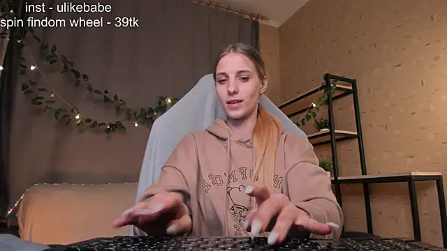 Snapshot of Anna_Fink chatting on 01.27.25 Anna Fink online show from 01.27.25