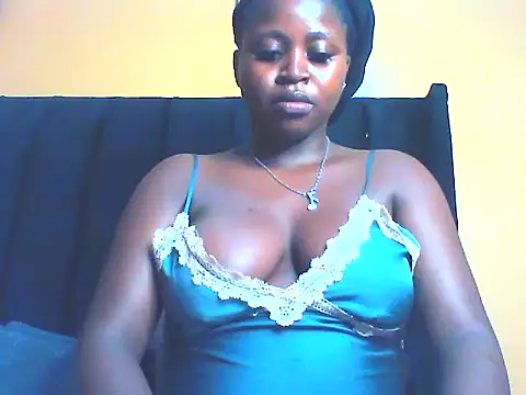 Snapshot of EboniesBelle chatting on 04.17.26 EboniesBelle online show from 04.17.26