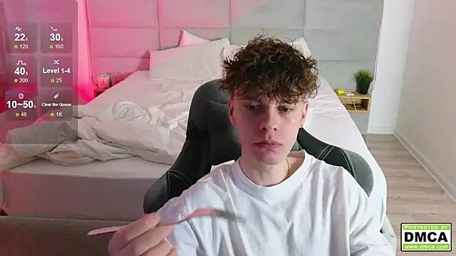 Snapshot of cute_thomas chatting on 01.31.25 cute thomas online show from 01.31.25