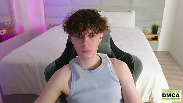 Snapshot of cute_thomas chatting on 03.15.25 cute thomas online show from 03.15.25
