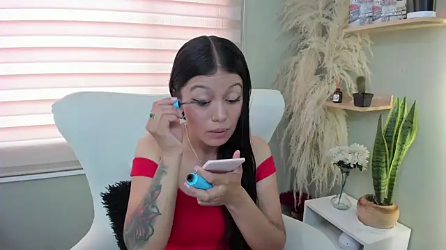 julieta evans  online show from 04.23.26