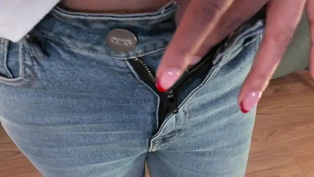 SaharaGarcia   online show from 12.26.24