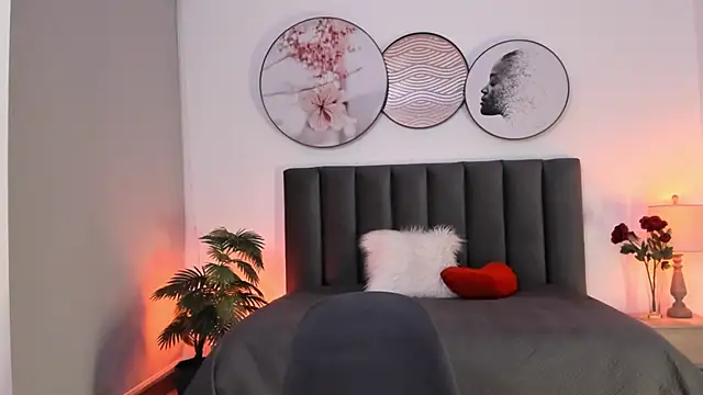 SaharaGarcia   online show from 12.27.24