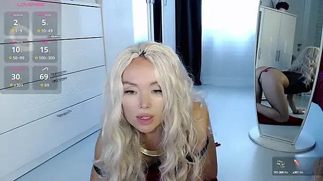 WhiteBunny online show from 09.09.25