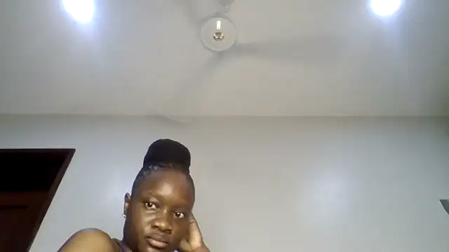 Snapshot of sweet_sassy_ chatting on 04.15.26 sweet sassy online show from 04.15.26