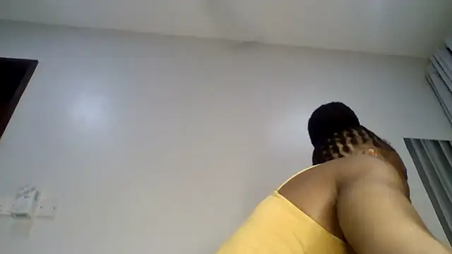 Snapshot of sweet_sassy_ chatting on 04.22.26 sweet sassy online show from 04.22.26