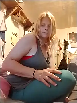 Snapshot of lilbug69 chatting on 03.02.26 lilbug69 online show from 03.02.26