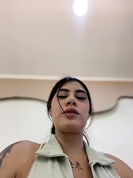 Snapshot of clarachanelricek chatting on 02.18.25 clarachanelricek online show from 02.18.25