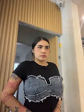 Snapshot of clarachanelricek chatting on 10.30.25 clarachanelricek online show from 10.30.25