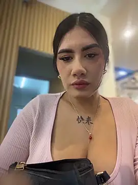 Snapshot of clarachanelricek chatting on 11.18.25 clarachanelricek online show from 11.18.25