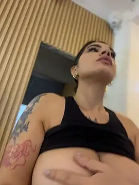 Snapshot of clarachanelricek chatting on 11.29.25 clarachanelricek online show from 11.29.25