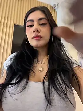 Snapshot of clarachanelricek chatting on 12.02.25 clarachanelricek online show from 12.02.25