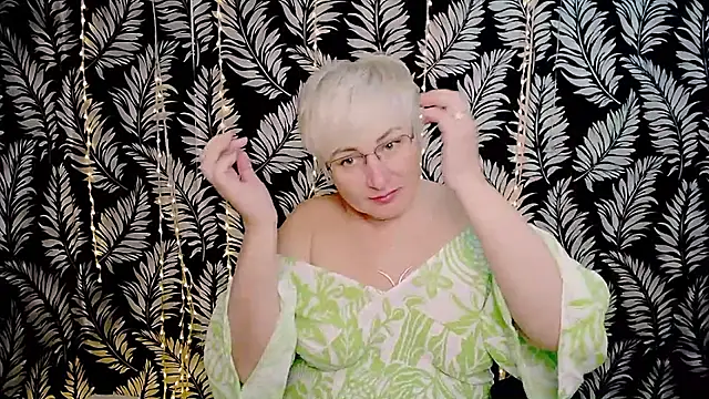 Olivia playful online show from 04.20.26