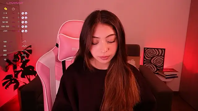 Snapshot of annie24_evans chatting on 12.03.24 annie24 evans online show from 12.03.24