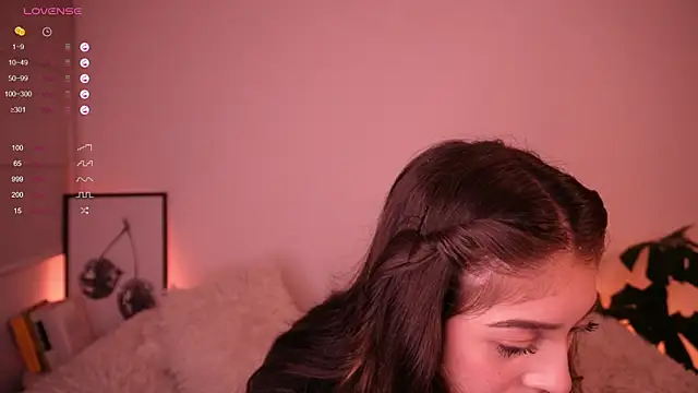 Snapshot of annie24_evans chatting on 01.22.25 annie24 evans online show from 01.22.25