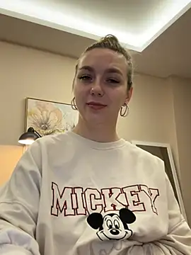 Snapshot of Janeee chatting on 12.18.24 Janeee online show from 12.18.24