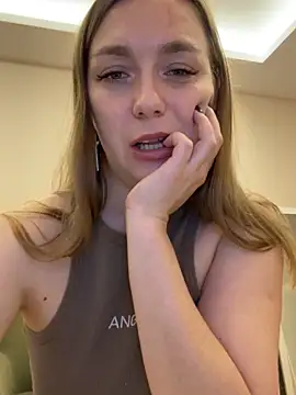 Snapshot of Janeee chatting on 12.28.24 Janeee online show from 12.28.24